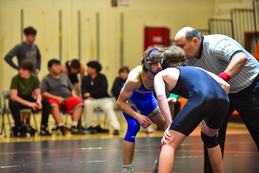 Local Roundup: Vacaville wrestling pins a victory over Wood – The Vacaville  Reporter